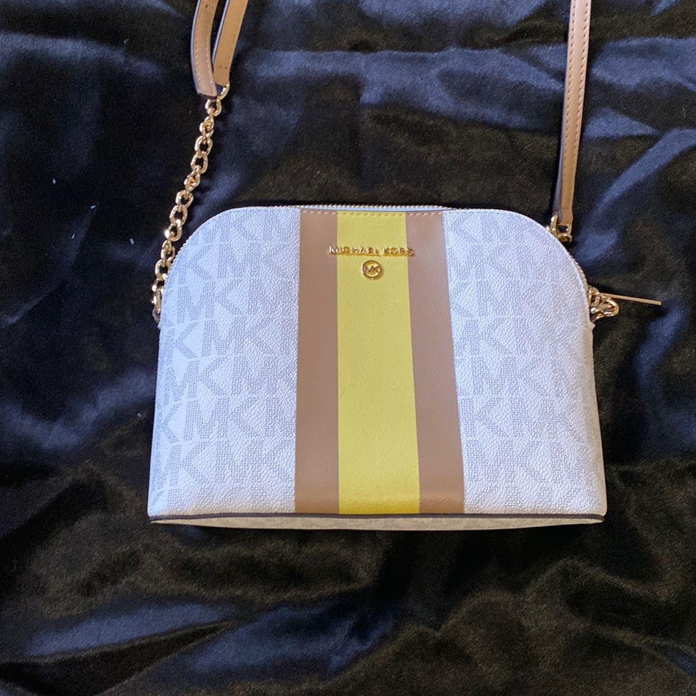 Michael kors cross body bag never used